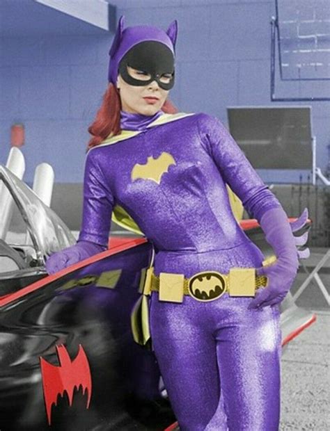 Yvonne Craig Batgirl W Batmobile Classic Batman Tv Show Picture Photo 8 X 10 Ebay Batman Y