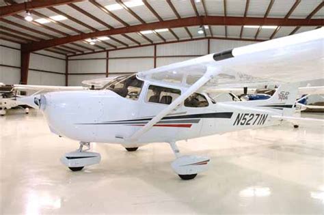 Cessna 172 Sp Specifications Cabin Dimensions Performance