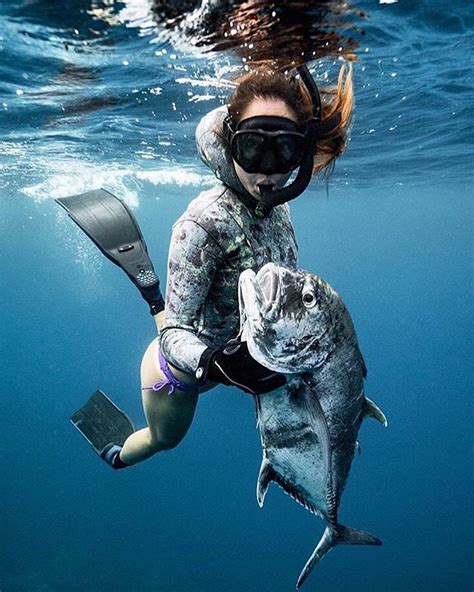 Diving And Spearfishing In Hawaii Dive Deep Earn Your Keep