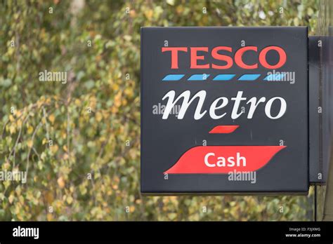 Tesco Metro Store Shop Sign Logo Stock Photo Alamy