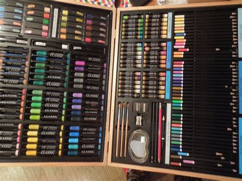 Amazon.com : Art Studio Classic Drawing Kit in Wood Case(153 Pieces