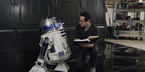 J J Abrams Explains Why Star Wars The Force Awakens Borrows So Much