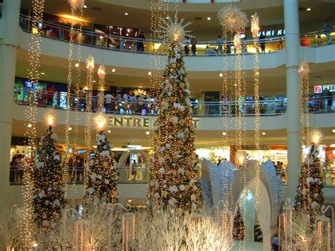 All iceland stores will resume normal opening hours on january 2, 2020. What Stores are Open and Closed on Christmas Day 2014? - SavingAdvice.com Blog