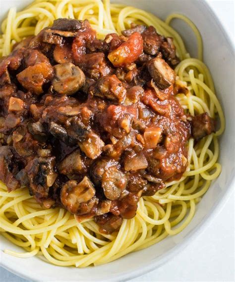 Easy Meatless Spaghetti Sauce Recipe Made With Mushrooms Garlic And
