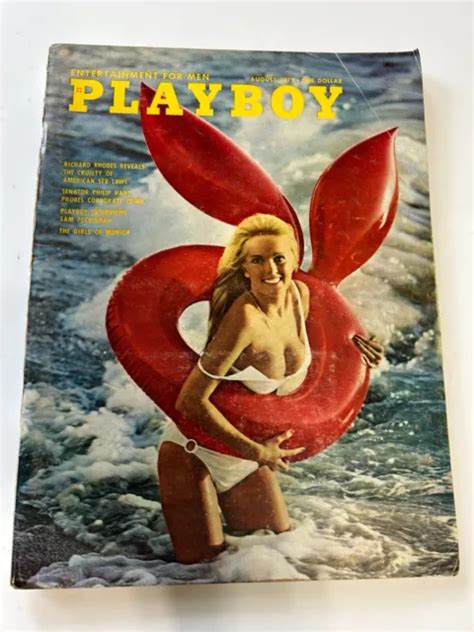 PLAYBOY MAGAZINE AUGUST 1972 Cover Carol Vitale Playmate Linda