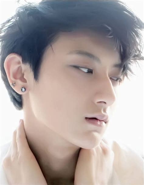 Peach, kung fu panda english name:edison huang position: Tao, EXO-M, definitely my favorite picture. | Tao exo, Tao ...