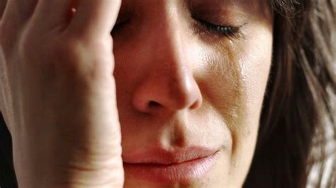 Por Qué Lloramos Y Cuál Es El Papel De Las Lágrimas Cedilás Oftalmología
