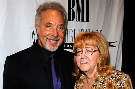 Tom Jones Wife Passes Away After Short But Fierce Battle With Cancer