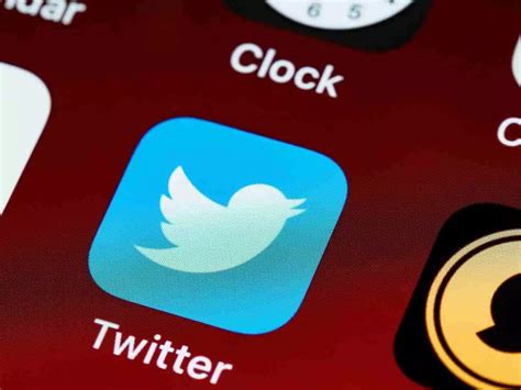 Twitter Rolls Out Custom Navigation Feature For Premium Subscribers On