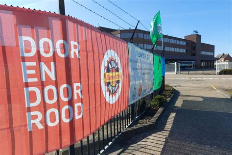 Word vrijwilliger in het vaccinatiecentrum sanapolis contacteer sanapolis veelgestelde vragen (faq) volgorde vaccinatie hoe werkt het vaccin? 225 stakers bij Van Hool (Lier) - Gazet van Antwerpen