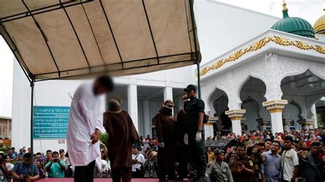 In Photos Indonesian Men Caned For Gay Sex In Aceh World News