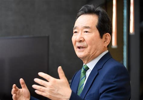 ▲ 정세균 새정치민주연합 의원이 지난 7일 모교인 고려대 생활도서관에서 학생들과 1대1 면담 시간을 갖고 청년들의 고민을 함께 했다. 정세균 "시대정신은 '경제 회복'... 경제는 내가 제일 낫다"