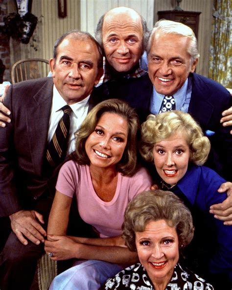No one had ever seen a character like mary richards on television before when the show hit the airwaves in 1970. The Mary Tyler Moore Show | Comedy tv, Mary tyler moore ...