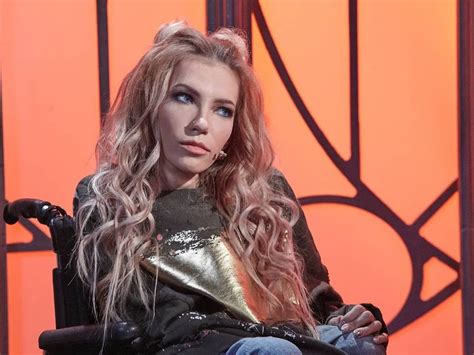 Юлия Самойлова эмигрирует из России певица объяснила причину Showbiz