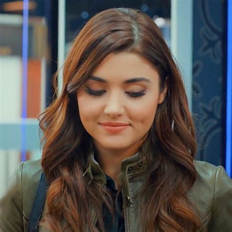 Hande Erçel Hot Kiss Pin On Hande Ercel Turkish Actress Fair