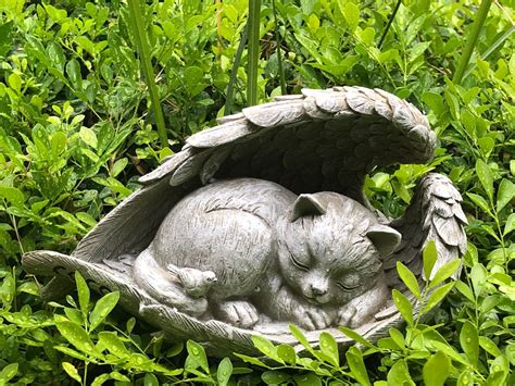 Miman Angel Wing Dog Cat Resin Statue Pet Memorial Garden Sculpture