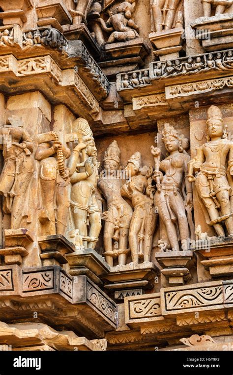 Célèbres Sculptures De Khajuraho Temples Inde Photo Stock Alamy