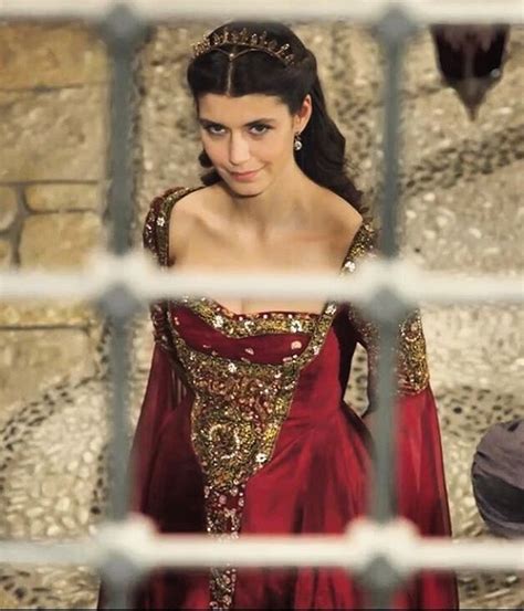 Beren Saat On Instagram “red ️ ️ ️ Berensaat Muhteşemyüzyılkösem” Kösem Queen Dress