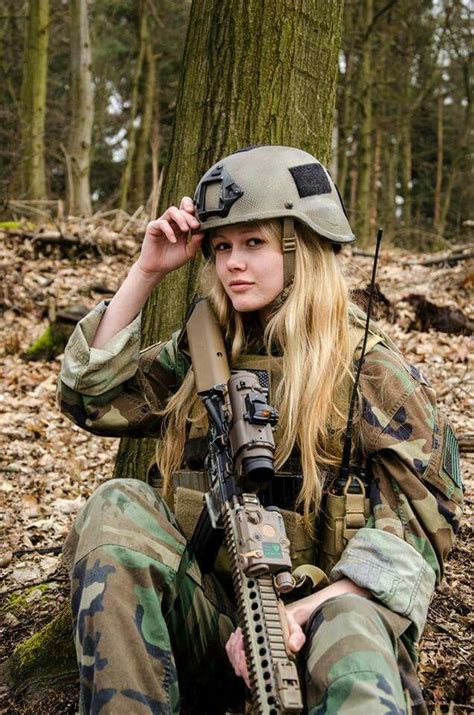 Military Girl Mädchen In Uniform Fighter Girl Cow Girl Tough Girl