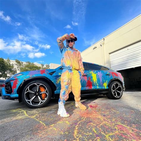 6ix9ine Introduces Paint Splattered Lamborghini Urus Wears Matching