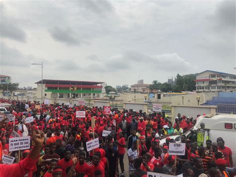 Hundreds Of Ghanaians Protest Insecurity And Hardship Africa Feeds