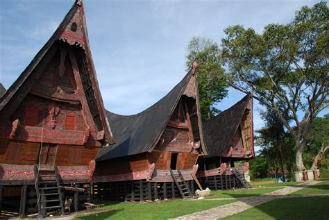 Rumah adat batak toba vector gambleh 1. TB SILALAHI CENTER: HUTA BATAK