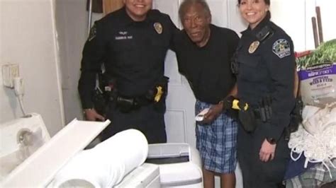 Police Officers Deliver Heater To Year Old WWII Veteran Using Gas Powered Stove To Heat His