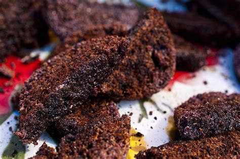 Makanan hasil fermentasi ini memiliki tekstur dan rasa yang khas. Membuat Kue Iwel Dari Ketan Hitam / Membuat Kue Iwel Dari ...