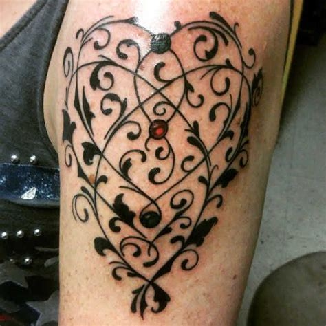 Usually made of gold or silver wires the designs were quite popular in the 16th to 19th centuries. Beautiful Knots and Filigree tattoo on Pinterest ...