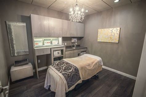 Spa Decor Ideas Estheticians 38 Spa Room Decor Esthetician Room Spa