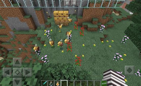 A cute home for your bees.if you enjoyed don't forget to like and subscribe to help out my channel.please feel free to leave any feedback or thoughts in. Bee farm bee farm bee farm : Minecraft