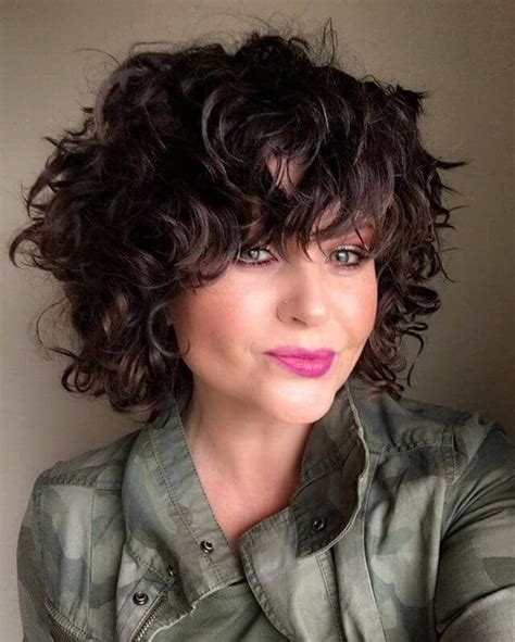50 Brilliant Wavy Hair Ideas For Contemporary Cuts In 2019 Short Shag