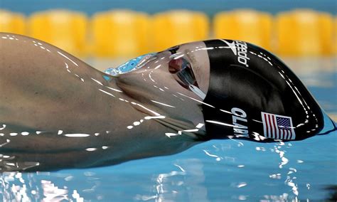 Incredible Shot Of Us Swimmer That Perfectly Shows The Phenomenon Of