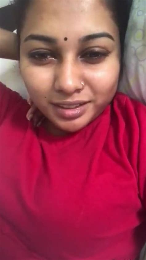 hot desi girl showing her boobs