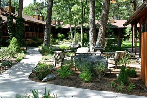 Each cabin has it's own private covered deck, full kitchenette with dining area, 2 person whirlpool tub and a double sided gas fireplace enjoyed from the bedroom or living area. SHADOW MOUNTAIN LODGE AND CABINS - Updated 2018 Prices ...