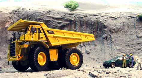 Audiobook the big trucks and safety: Caterpillar 785 Mining Dump Truck