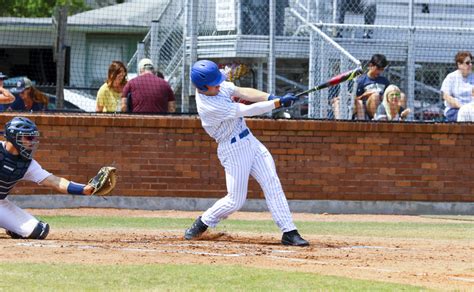 Get the latest news and information for the holy cross crusaders. Baseball vs. Holy Cross, March 24 & 27, 2018 | Jesuit High ...