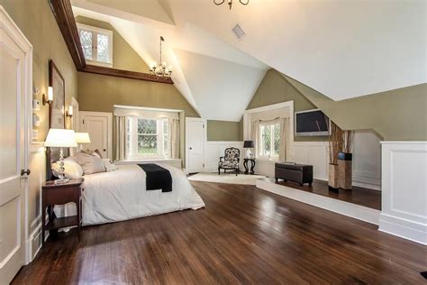 Don't add floral rugs to the attic bedroom because it will make the room seem too small and cluttered. 73 Attic Master Bedroom Design Ideas (Pictures)