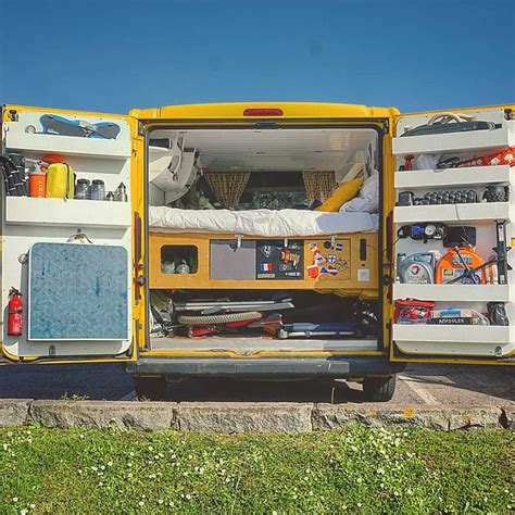 Une autre technique courante est le lit coulissant. Aménager son fourgon #14 - Le Van Migrateur | Fourgon, Remorque de camping de voyage, Remorque tente