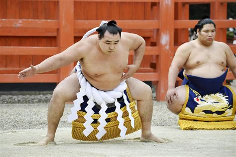 Yokozuna Withdrawals Open Up Field For Spring Basho The Japan Times