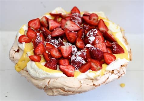 Swiss meringue pavlova with manuka honey whipped cream. UndomestiKATEd: Lemon Meringue Pavlova