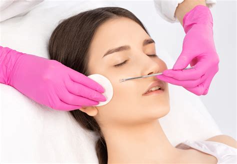 Deep Cleansing Facial Plus Phototherapy Avanestetic Clinic Miami Best Facial Skin And Body