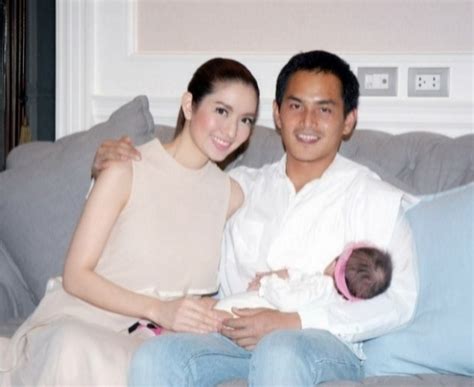 2526 เป็นลูกชายของคุณไพวงษ์ กับคุณภัสรา เตชะณรงค์ มีพี่น้อง 4 คน ได้แก่ สงกรานต์. คุณพ่อลูกอ่อน สงกรานต์ เตชะณรงค์ ในวันที่โบนันซ่าเจอมรสุม!!!