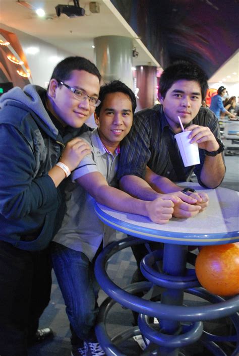 We had a good time and would recommend a visit good fun. iGossip by Rizal: --> iGo Ice-skating & Bowling: Sunway ...