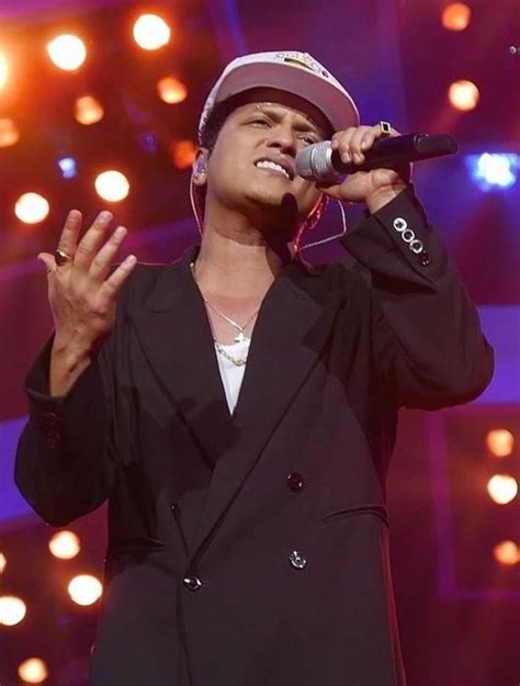 Bruno Bruno Mars Concert Magic Man Sound Of Music Hernandez Hubby