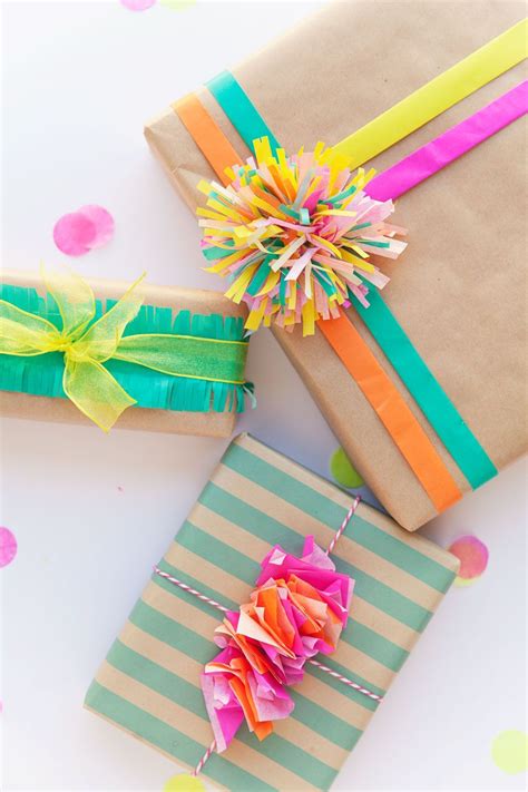 3 Cute Ways To Wrap A T With Tissue Paper Twrapping Geschenke