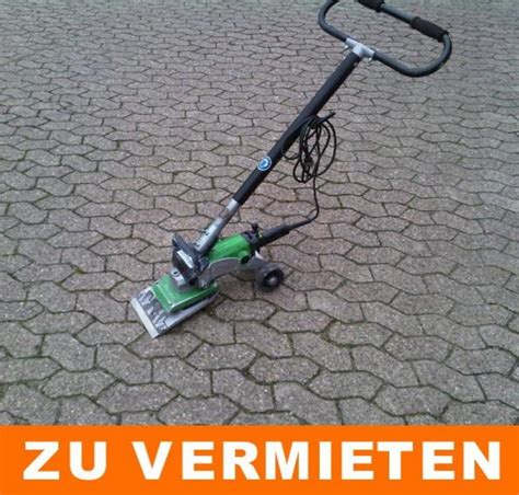 Einfach hinter die sockelleiste schieben und diese abheben. Teppichstripper / Bodenbelagentferner