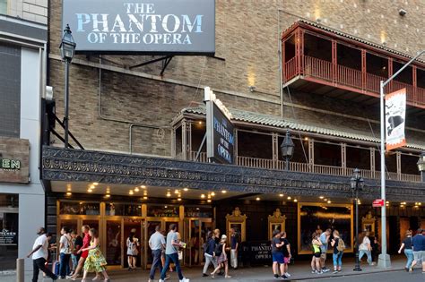 Majestic Theatre In New York See The Phantom Of The Opera Go Guides