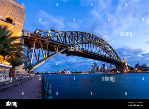 The Famous Arch Of Sydney Harbour Bridge Australia Stock Photo Alamy