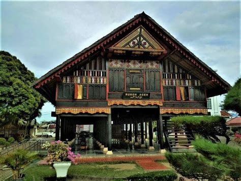 Mengenal Rumah Adat Aceh Rumoh Aceh Indonesia Traveler